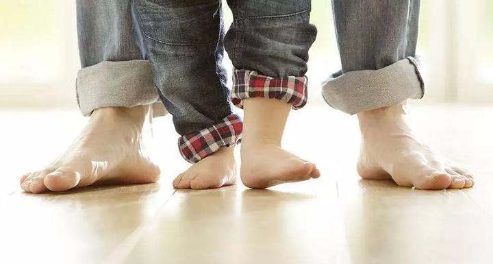 商务部新闻发言人就出口管制管控名单答记者问