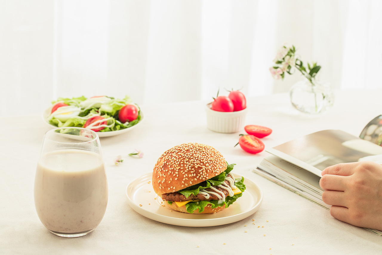 “秋冻”“贴秋膘”有讲究！专家回应秋季养生热门话题