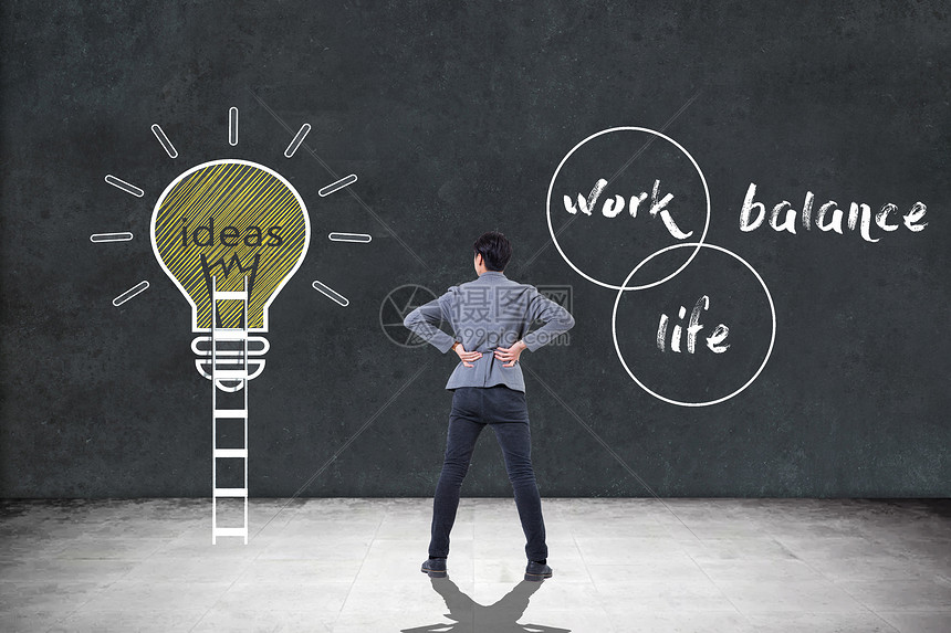 媒体报道：特斯拉(TSLA.US)机器人产量远未达标，承诺年底前生产5000台，现仅有几百台