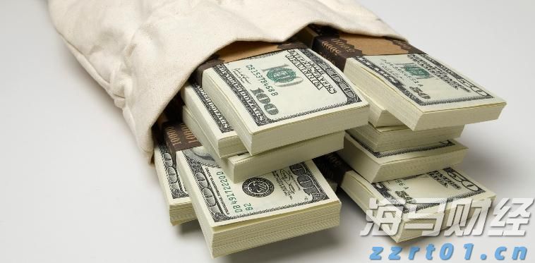 港珠澳大桥海关查获一起走私雪茄进境案