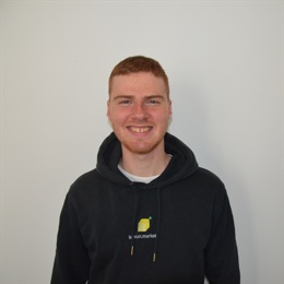 景顺Q2持仓概况：英伟达(NVDA.US)超越微软(MSFT.US)成最大重仓股 科技股依然受青睐 医药股遭减持