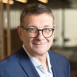 “铁拳”出击 打假治劣